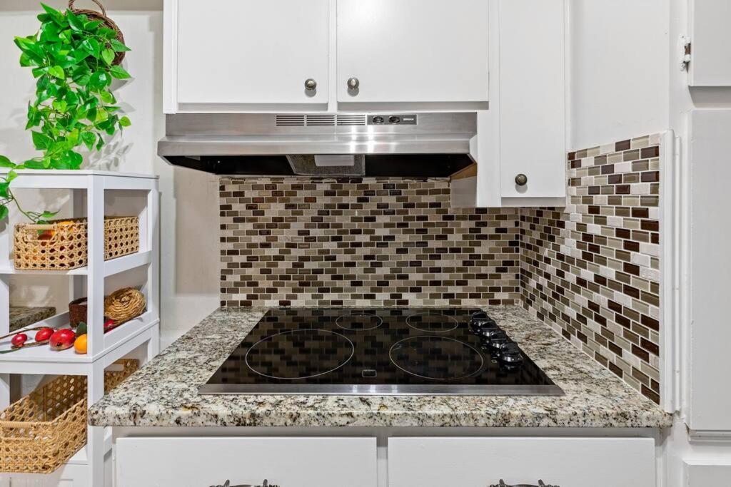 Cozy Buckhead Suite - Great Area, Free Easy Parking, Near Shops And Restaurants 亚特兰大 外观 照片