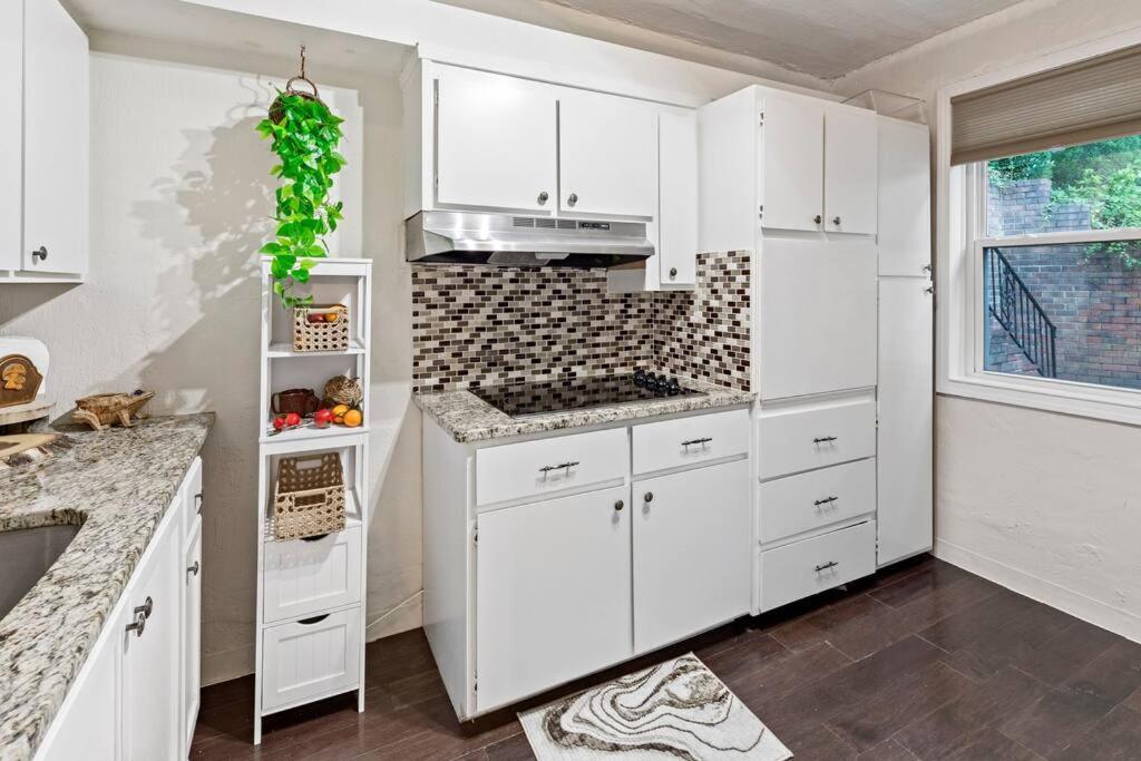 Cozy Buckhead Suite - Great Area, Free Easy Parking, Near Shops And Restaurants 亚特兰大 外观 照片